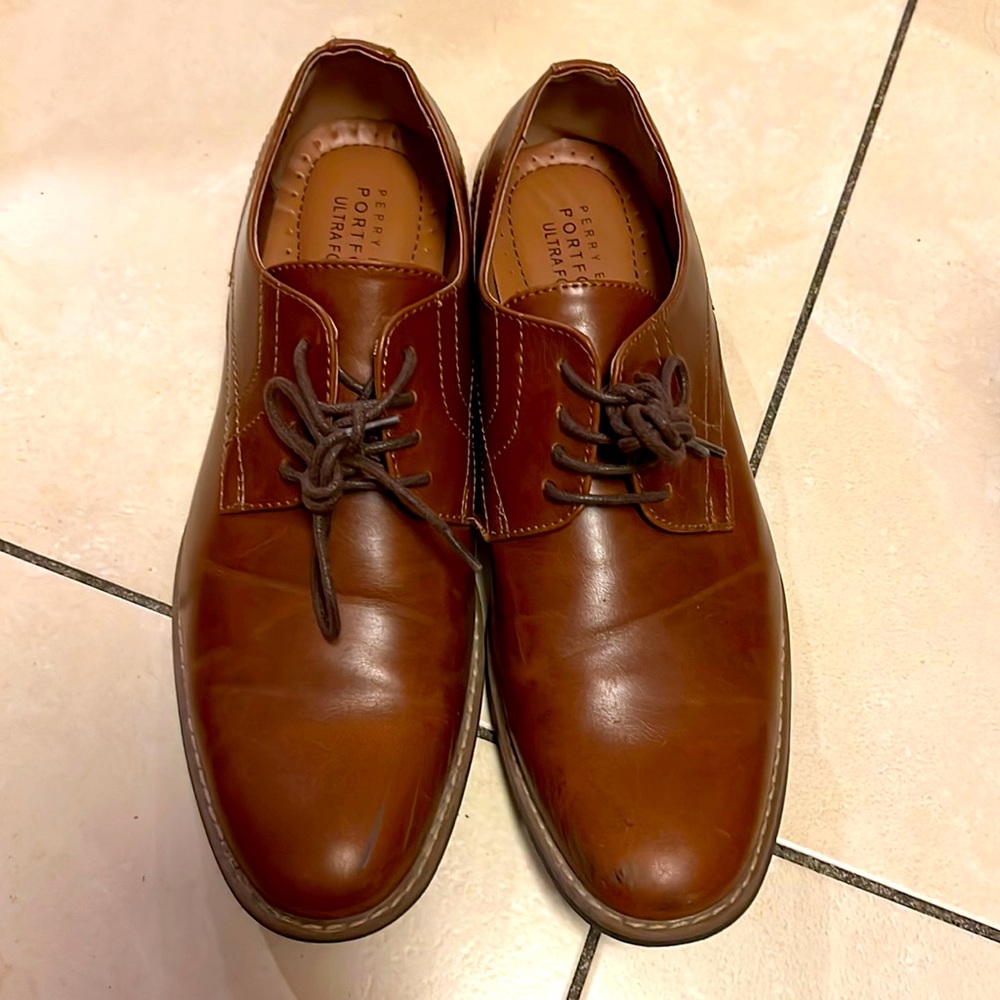 Brown dress shoes